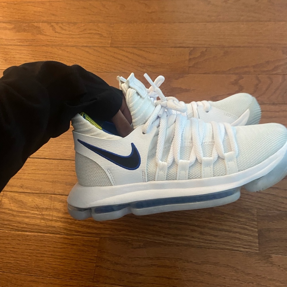 Nike volleyball shoes
